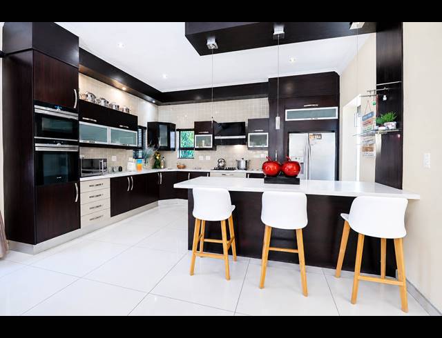 4 BEDROOM GOLF ESTATE FOR SALE IN BLUE VALLEY GOLF ESTATE